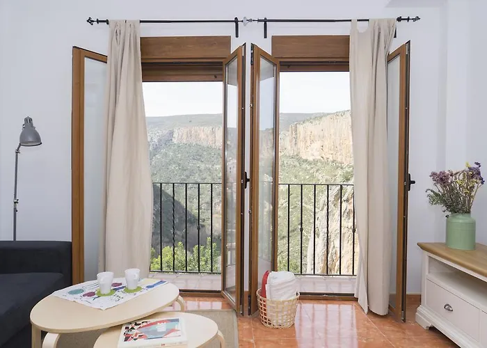 Hotel cerca del colegio: Miralrio Chulilla